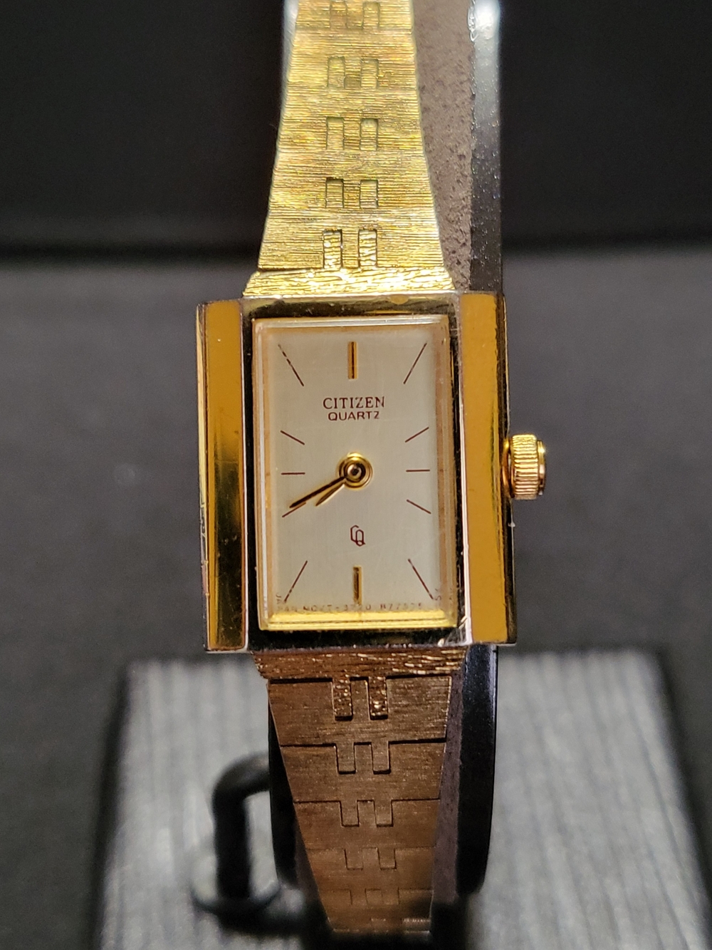 Citizen Quartz Gold-Tone Ladies Rectangle Watch 3220-S16911 Serial 571049